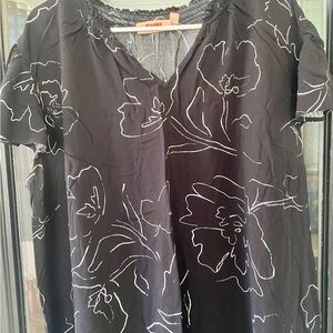 EVRI Black and White Floral Blouse